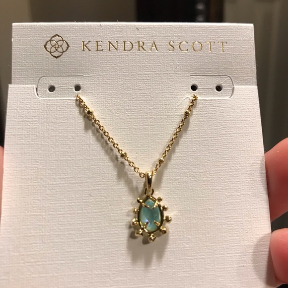 Kendra Scott Gold and Green Pendant Necklace - Picture 8 of 9